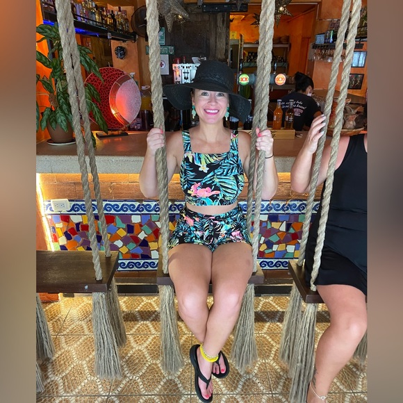 Meet your Posher, Tara - Picture 5 of 5